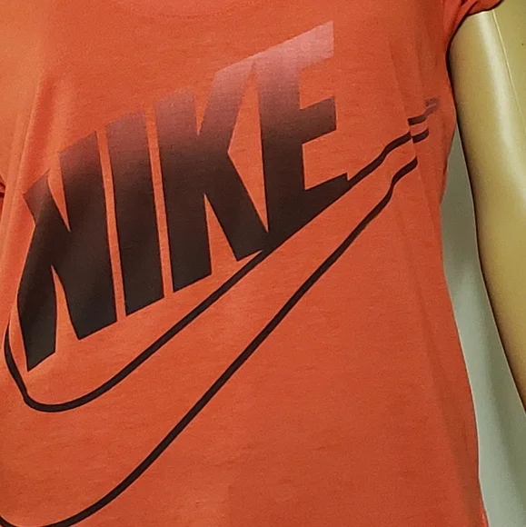 Nike Loose Fit T-shirt - Picture 3 of 6